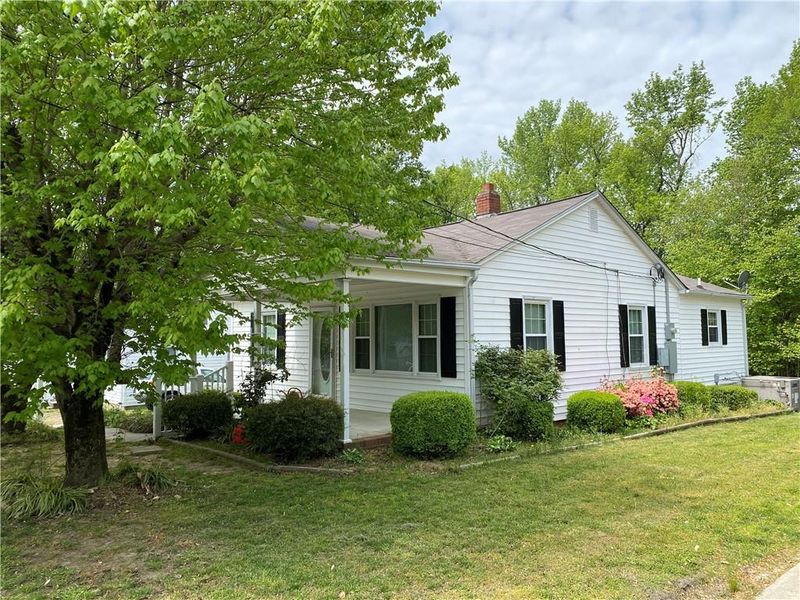 1006 Madison St, Burlington, NC 27217