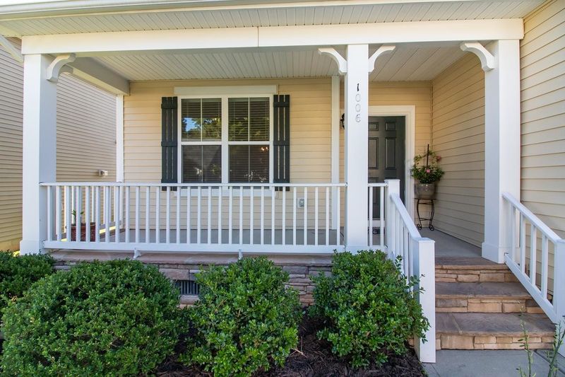 1006 Oak Park Dr, Durham, NC 27703