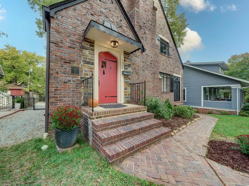 1006 W Trinity Ave, Durham, NC 27701