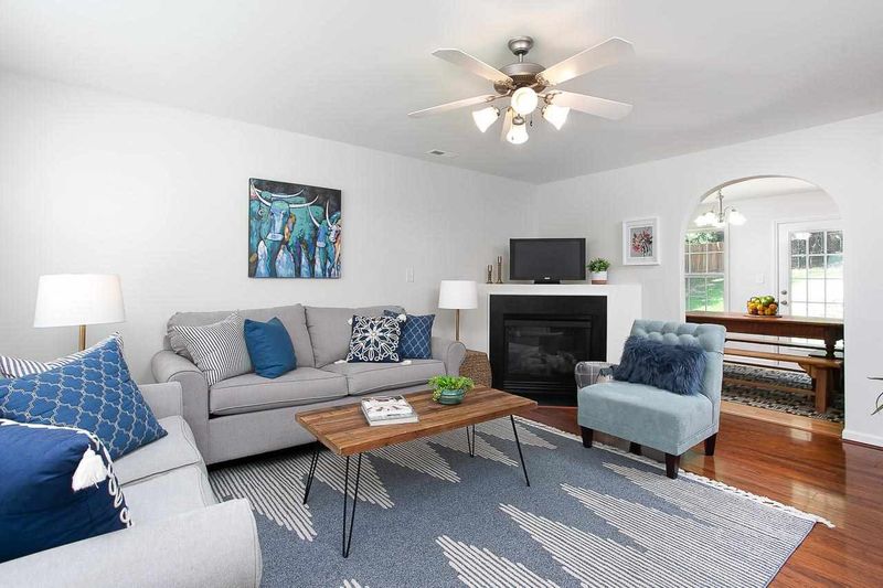 1006 Woodside Park Ln, Durham, NC 27704