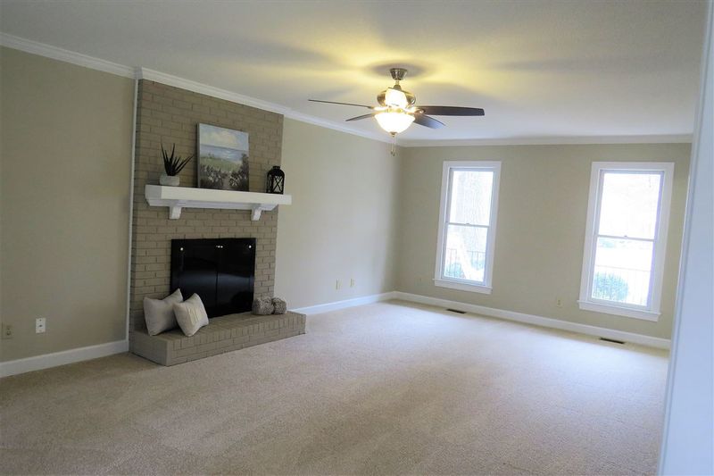 1007 W Abberley Ln, Apex, NC 27502