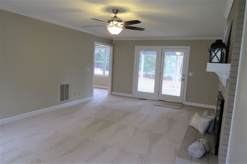 1007 W Abberley Ln, Apex, NC 27502