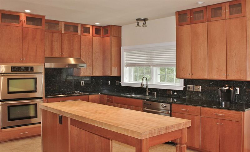 1007 Cane Valley Ln, Chapel Hill, NC 27516