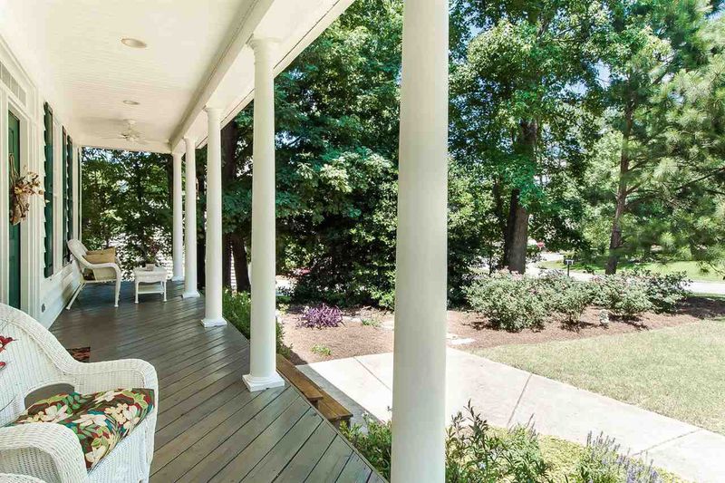 1007 Devonhurst Ct, Apex, NC 27502