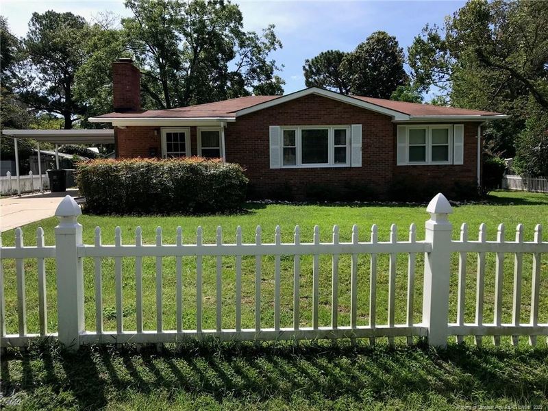1007 Hemlock Dr, Fayetteville, NC 28304