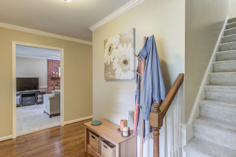 1007 Lantern Light Ct, Apex, NC 27502