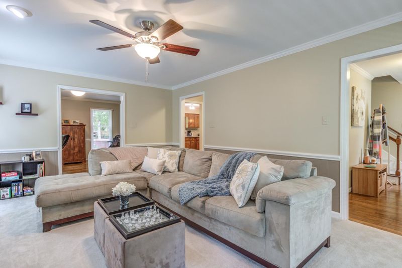 1007 Lantern Light Ct, Apex, NC 27502