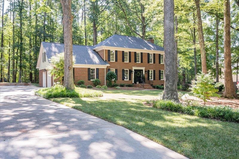 1007 Queensferry Rd, Cary, NC 27511
