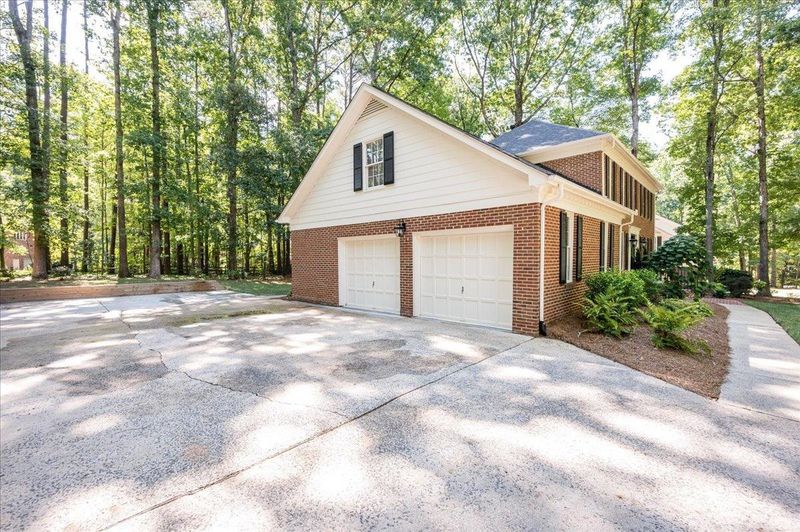 1007 Queensferry Rd, Cary, NC 27511