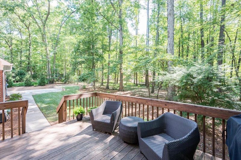 1007 Queensferry Rd, Cary, NC 27511