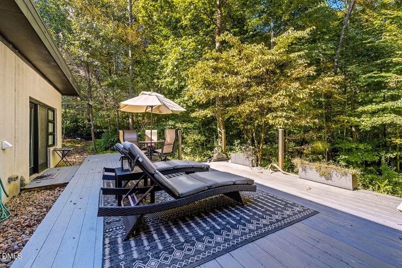 1007 Reaves Dr, Chapel Hill, NC 27516