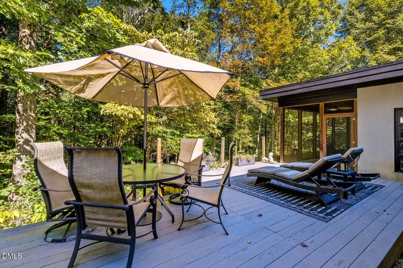 1007 Reaves Dr, Chapel Hill, NC 27516