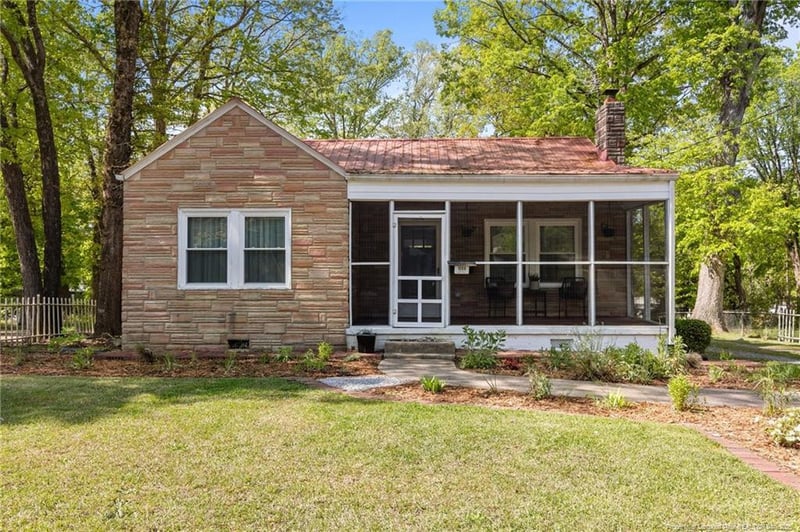 1008 S 7th St, Sanford, NC 27330