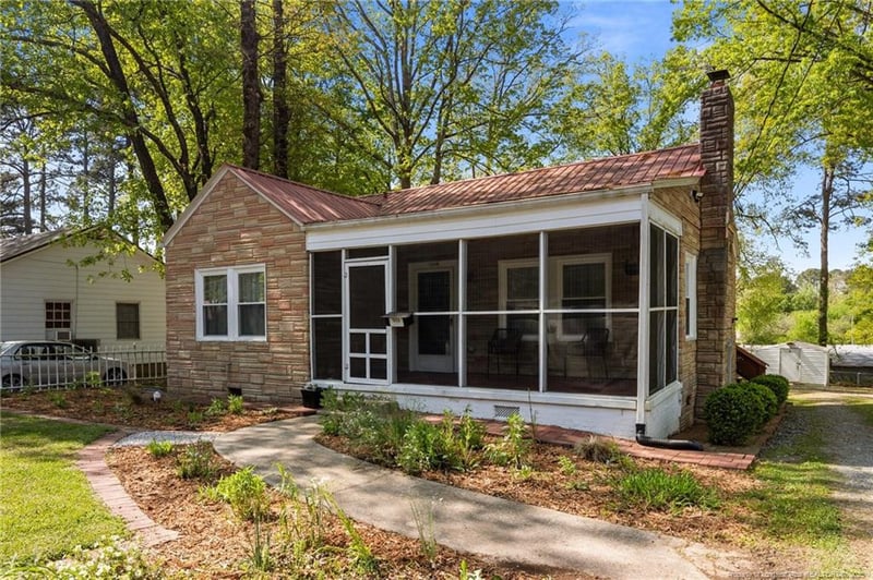 1008 S 7th St, Sanford, NC 27330