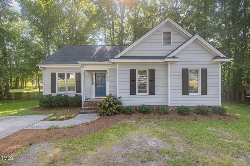 1008 Alderleaf Dr, Fuquay Varina, NC 27526