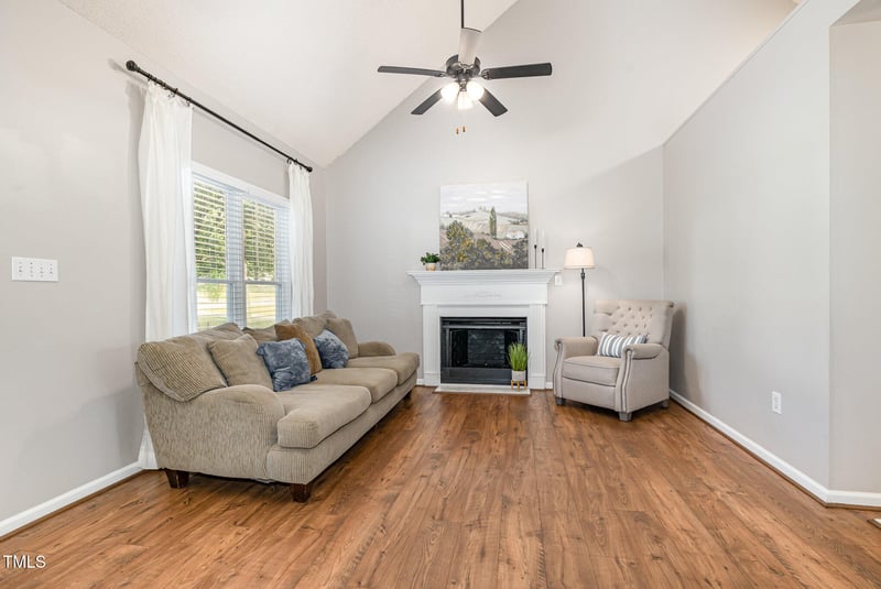 1008 Alderleaf Dr, Fuquay Varina, NC 27526