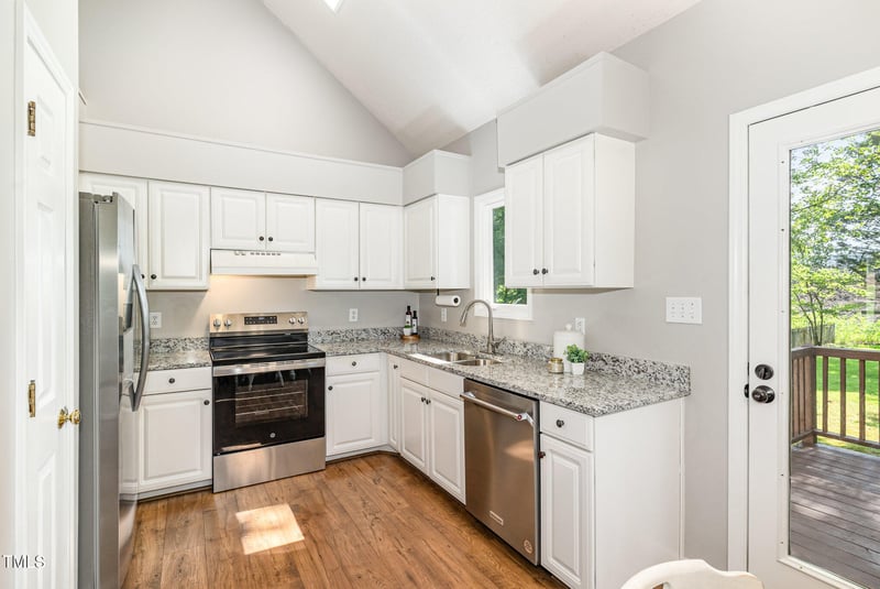 1008 Alderleaf Dr, Fuquay Varina, NC 27526