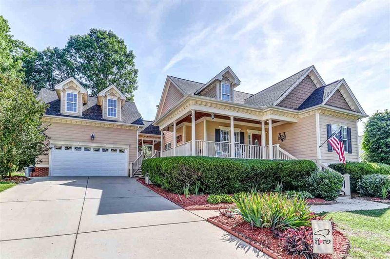 1008 Bradleywood Dr, Willow Springs, NC 27592