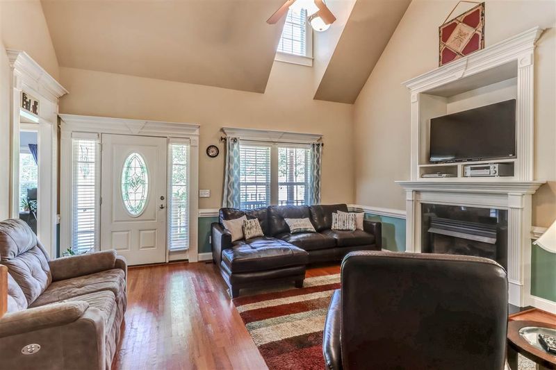 1008 Bradleywood Dr, Willow Springs, NC 27592