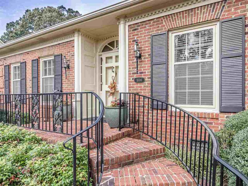 1008 S Crescent Dr, Smithfield, NC 27577