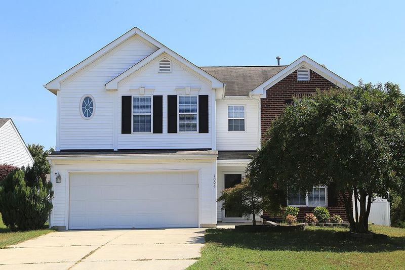 1008 Dewberry Ct, Clayton, NC 27520