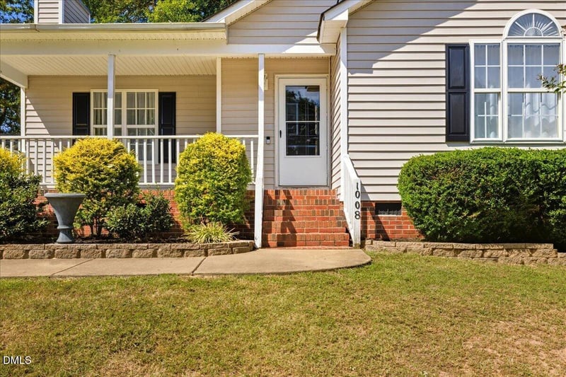 1008 Fieldhaven Dr, Fuquay Varina, NC 27526