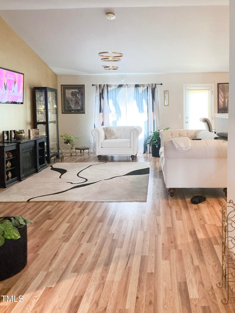 1008 Gold Cir, Mebane, NC 27302
