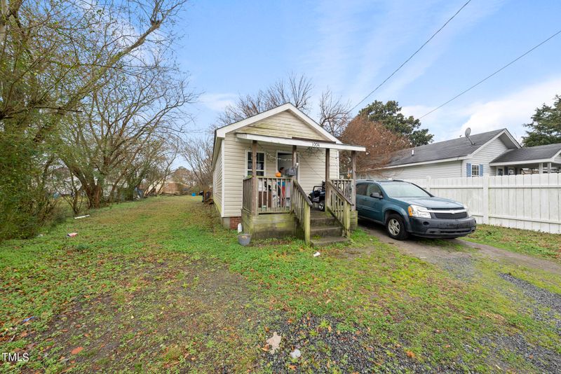 1008 E Harnett St, Dunn, NC 28334