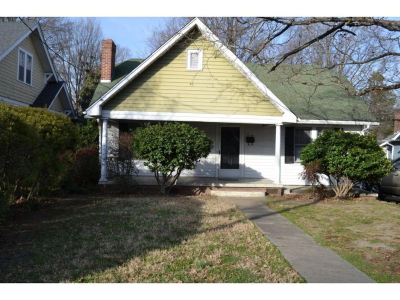 1008 N Main St, Burlington, NC 27217