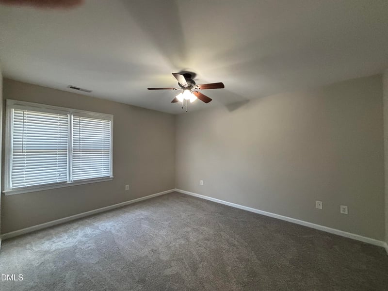 1008 Mica Lamp Ct, Apex, NC 27502