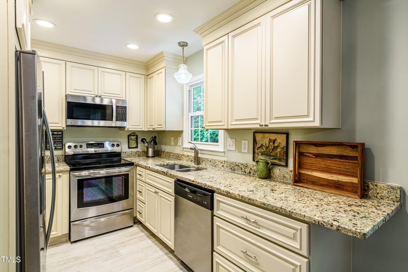 1008 Mockingbird Dr, Raleigh, NC 27615