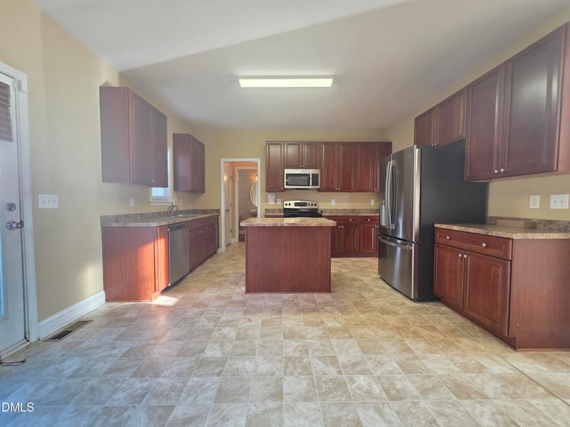 1008 Sarazen Dr, Clayton, NC 27527