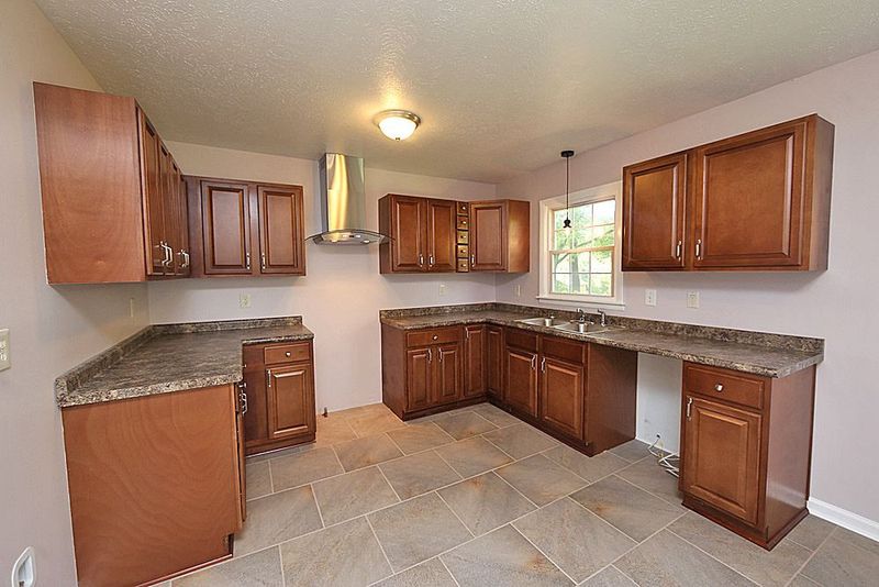 1008 Seabrook Rd, Raleigh, NC 27610