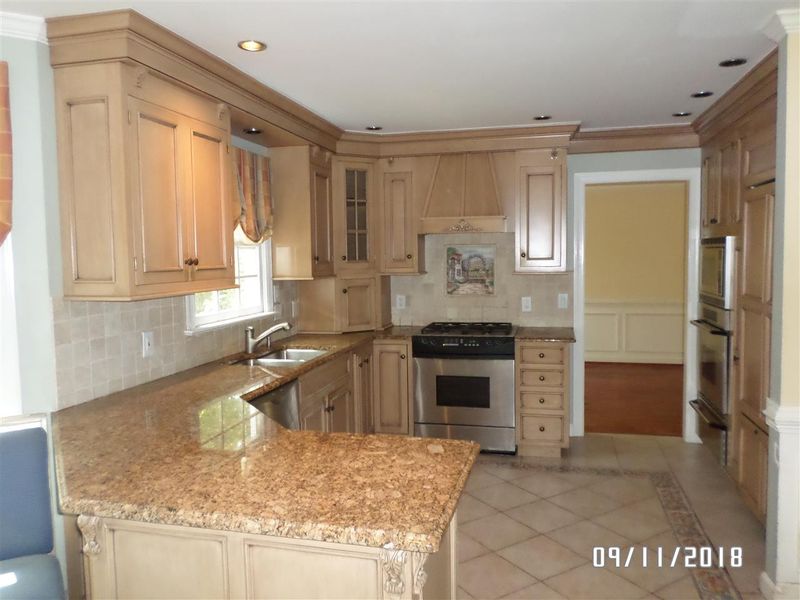 1008 Sturbridge Dr, Durham, NC 27713