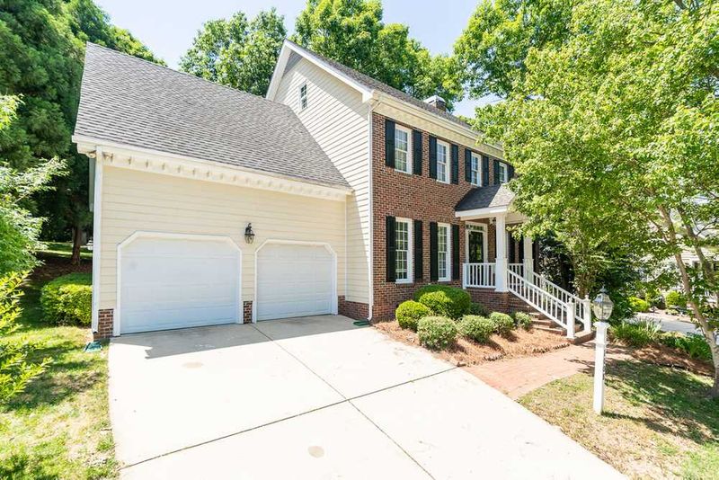1008 Walkertown Dr, Raleigh, NC 27614