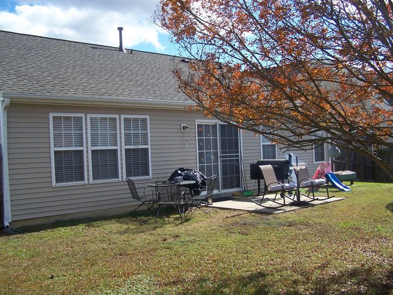 1009 Dewberry Ct, Clayton, NC 27520