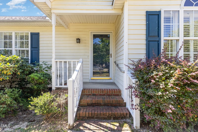 1009 Feldmen Dr, Raleigh, NC 27603