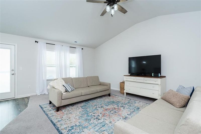 1009 Gold Cir, Mebane, NC 27302