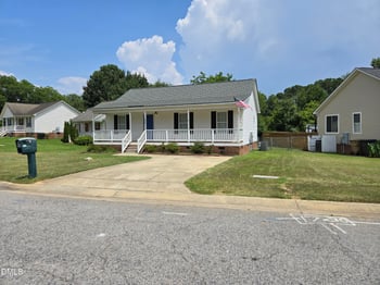 1009 Grovewood Dr, Clayton, NC 27520