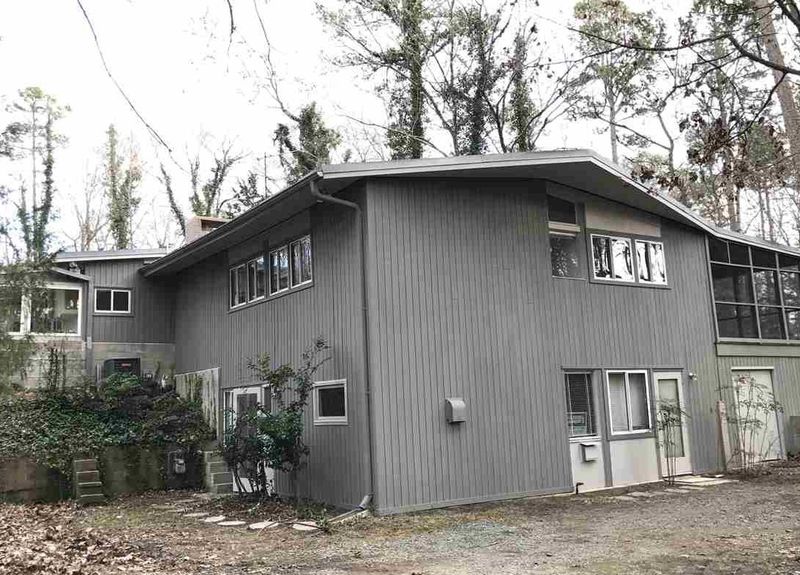 1009 Highland Woods Rd, Chapel Hill, NC 27517