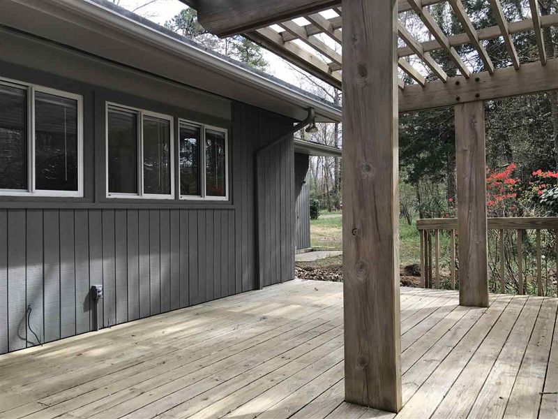 1009 Highland Woods Rd, Chapel Hill, NC 27517