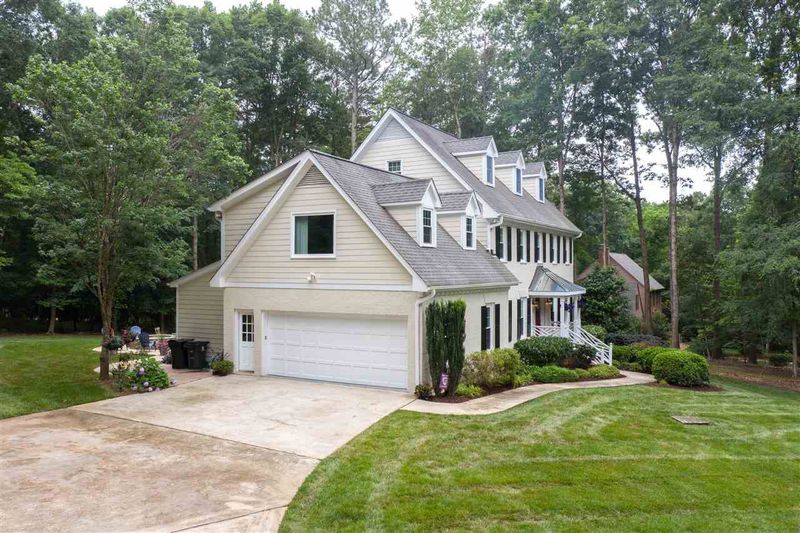 1009 Kinsdale Dr, Raleigh, NC 27615