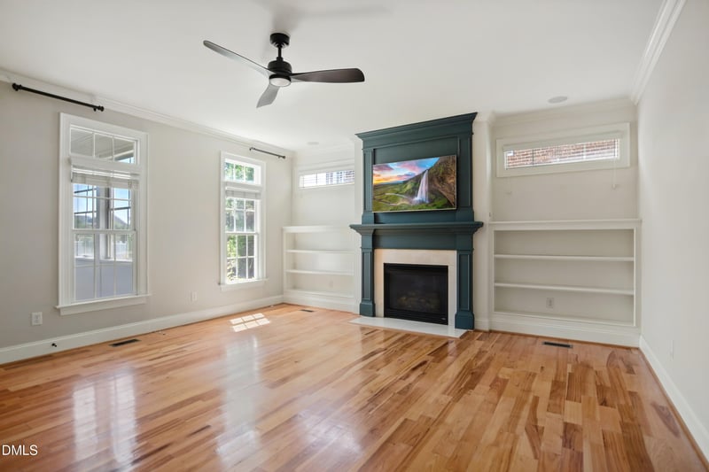 1009 Lyndhurst Falls Ln, Knightdale, NC 27545