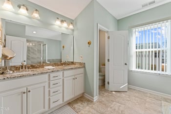 1009 Morgan Point Ct, Fuquay Varina, NC 27526