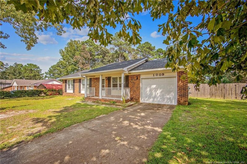 1009 Patrick Dr, Fayetteville, NC 28314