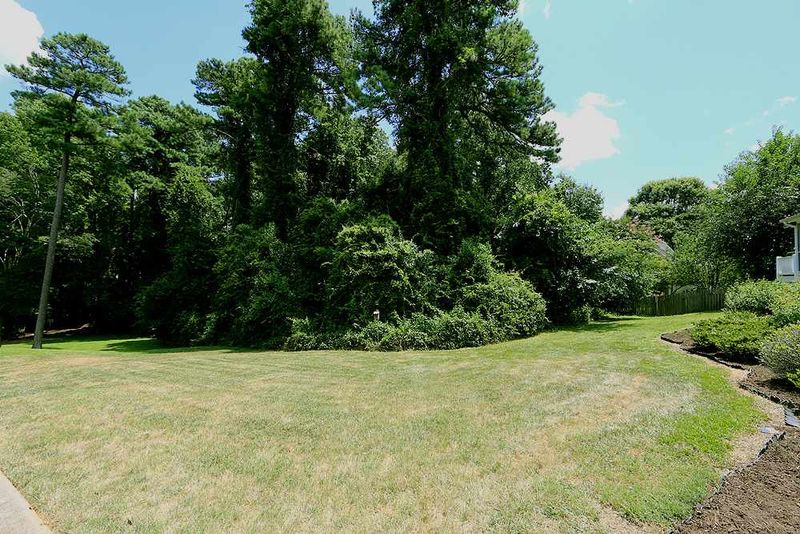 1009 Sheetbend Ln, Raleigh, NC 27606