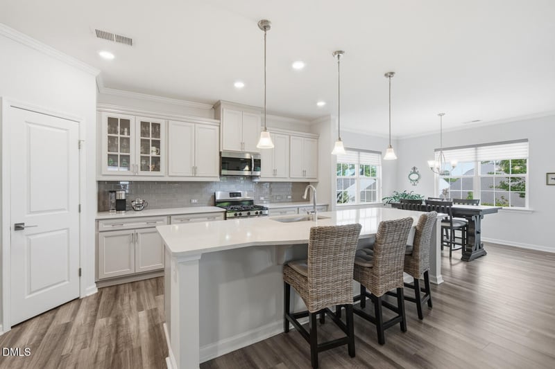 1009 Tamarisk Ln, Durham, NC 27703