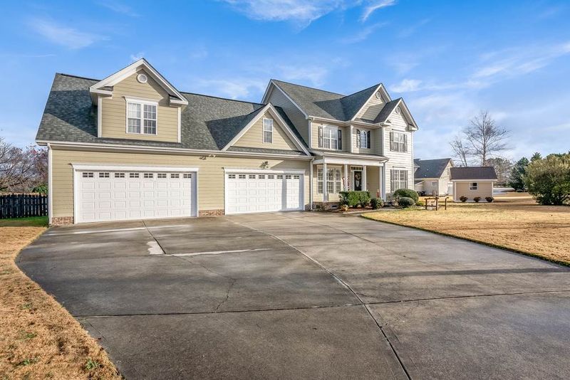 1009 Turner Meadow Dr, Raleigh, NC 27603