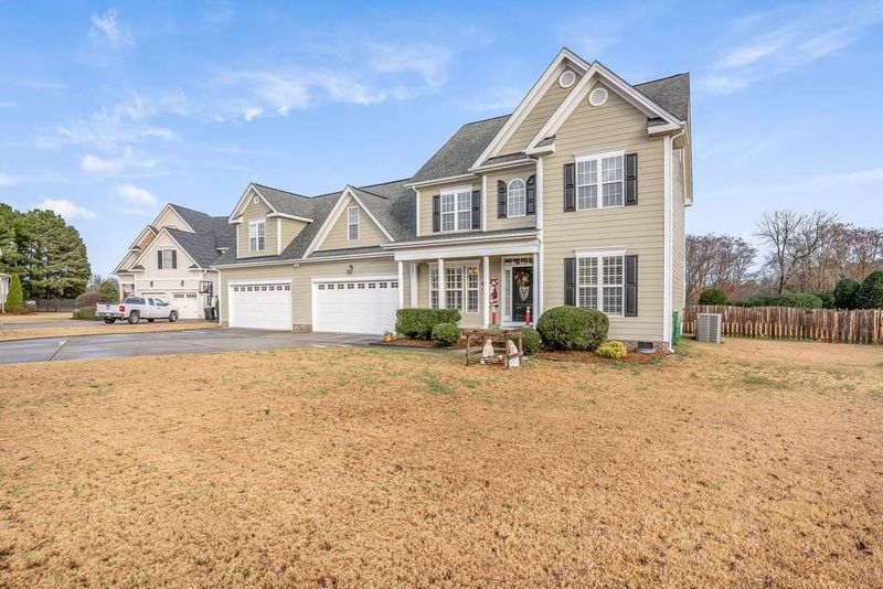 1009 Turner Meadow Dr, Raleigh, NC 27603