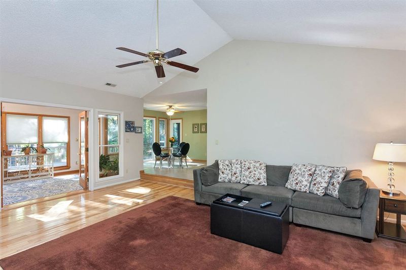 1009 Whitney Springs Ct, Holly Springs, NC 27540